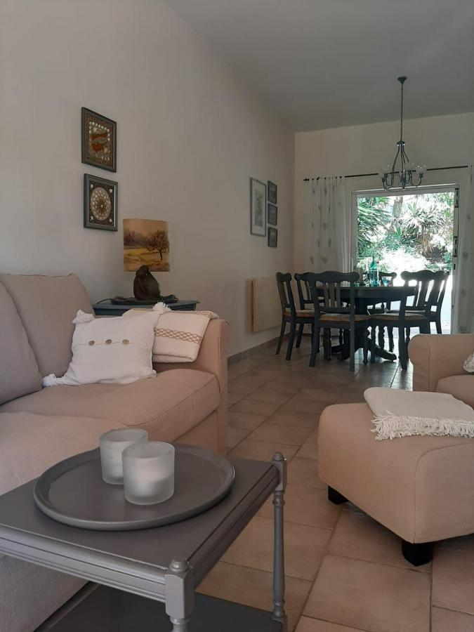Limnaria Deluxe Maisonette Paphos ภายนอก รูปภาพ